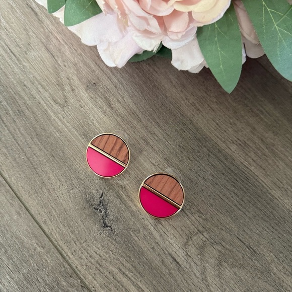 New Urban Outfitters Pink Wooden Circle Stud Earrings - Picture 1 of 2